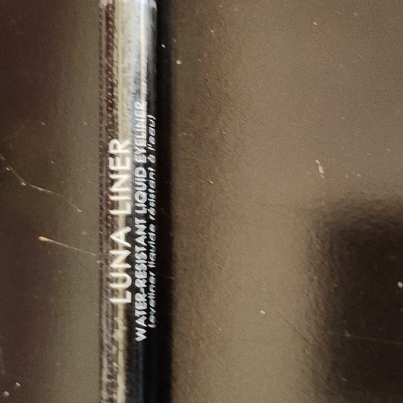 Luna Liner Water-resistant Liquid Eyeliner - Picture 2 of 2